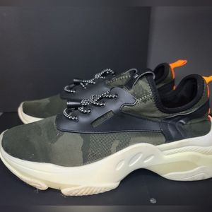 Steve Madden Myles Sneaker